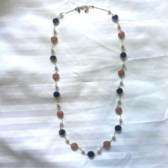 ⭐️💲5 add-on⭐️ Long necklace with pearl, pink and navy accents - Picture 3 of 6